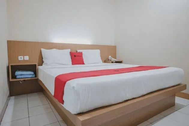 RedDoorz near Transmart Jambi