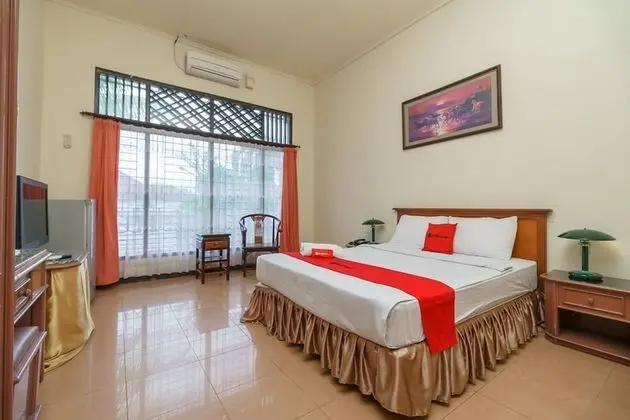 RedDoorz near Transmart Pangkal Pinang - Oda