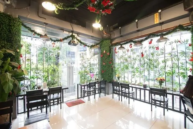 RedDoorz near Truc Bach Lake - Bar