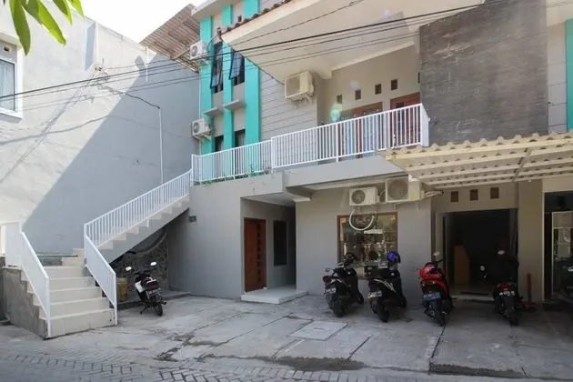 RedDoorz near UGM 3