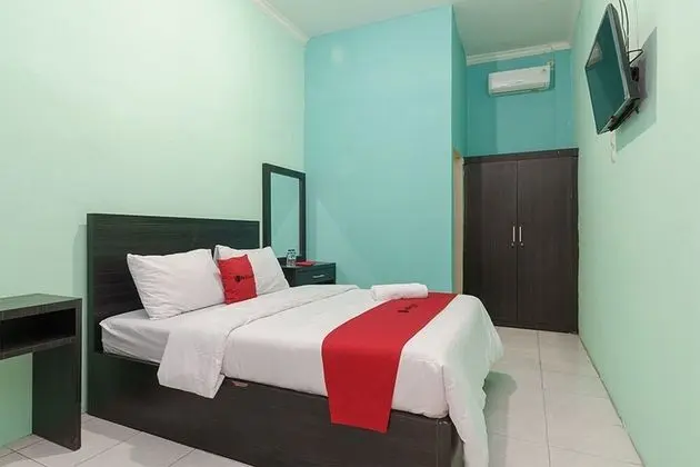 RedDoorz near UMSU Medan