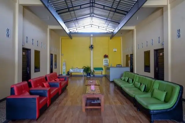 RedDoorz near Universitas Cokroaminoto Palopo