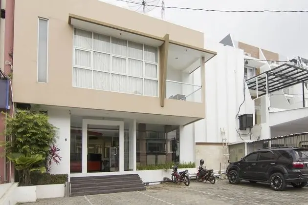 RedDoorz near Universitas Diponegoro