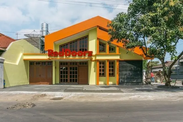 RedDoorz near Universitas Widyagama Malang - Dış Mekan