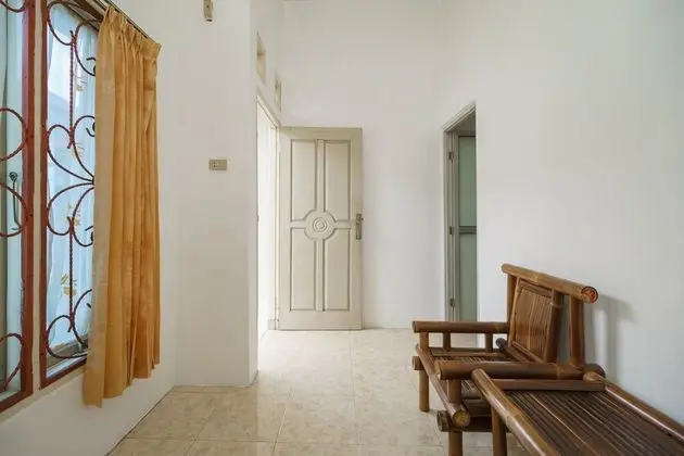 RedDoorz near Watervang Lubuk Linggau 2 - İç Mekan