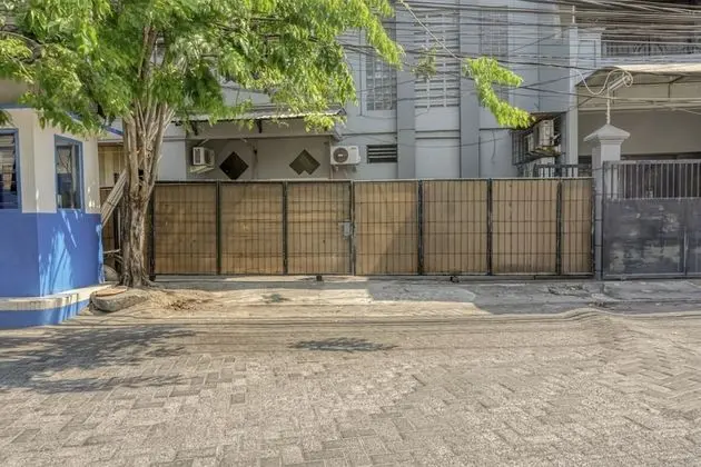 RedDoorz near Widya Mandala University