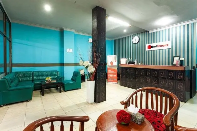 RedDoorz near Yuki Simpang Raya Mall Medan 2 - Öne Çıkan Resim
