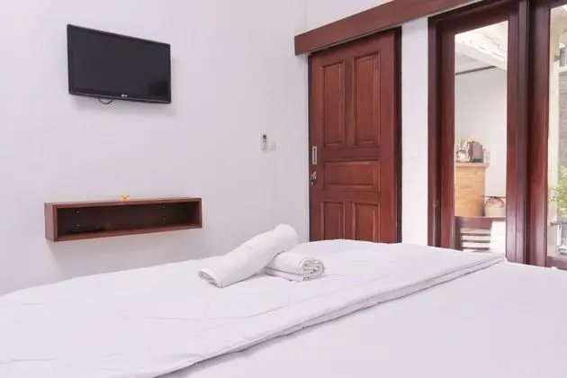 RedDoorz @ Pendawa Kartika Plaza - Oda