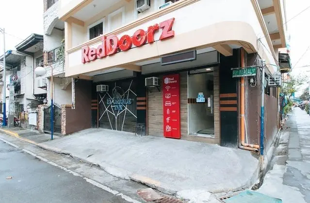 RedDoorz @ PIY Margal Sampaloc Manila - Dış Mekan