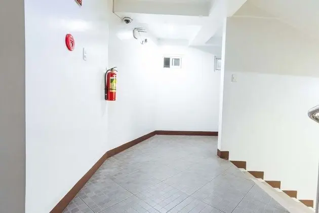 RedDoorz Plus @ Aurora Hill Baguio - İç Mekan