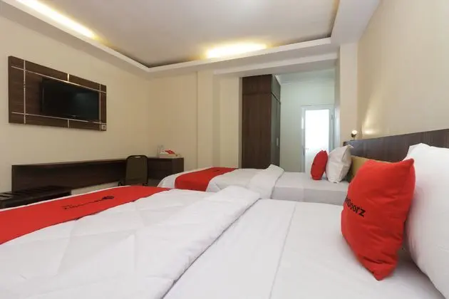RedDoorz Plus @ Boulevard Panakkukang - Oda