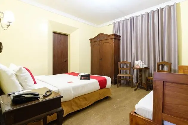 RedDoorz Plus @ Calle Crisologo Vigan - Oda