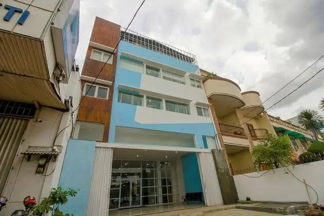 RedDoorz Plus @ Catania Soma Rajawali - Dış Mekan