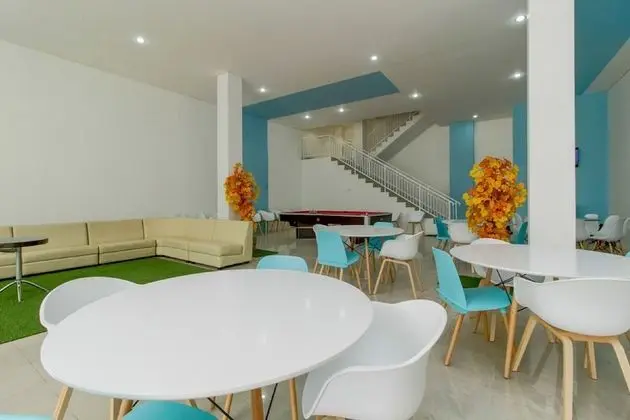 RedDoorz Plus @ Catania Soma Rajawali - Lobi