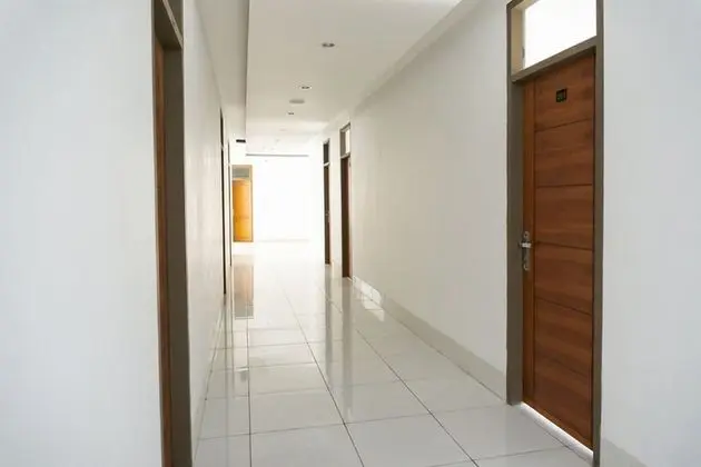 RedDoorz Plus @ Ende City Center - İç Mekan