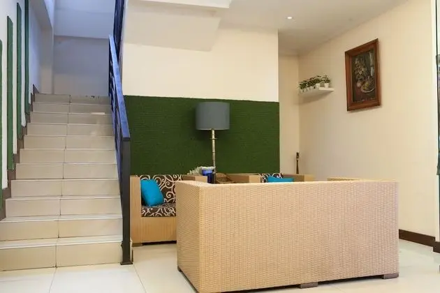 RedDoorz Plus @ Erlich Pasir Kaliki - Lobi