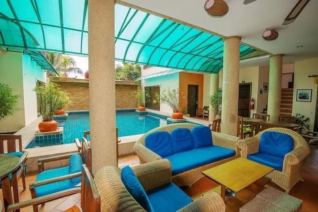 RedDoorz Plus Evergreen Boutique Hotel - Lobi