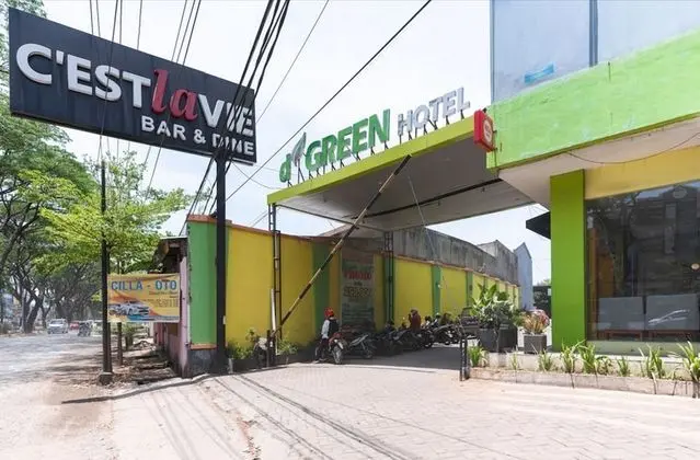 RedDoorz Plus @ Hertasning Area