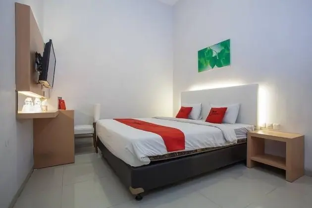 RedDoorz Plus @ Idjen Boulevard Malang - Oda