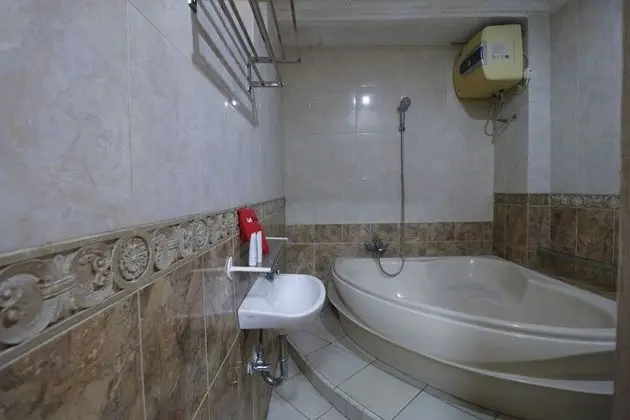 RedDoorz Plus @ Jalan Dharmawangsa - Banyo Tipleri