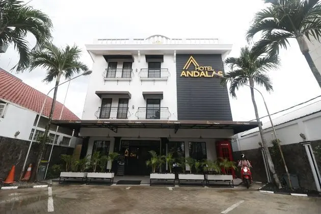 REDDOORZ PLUS JALAN RADEN INTAN LAMPUNG - Öne Çıkan Resim