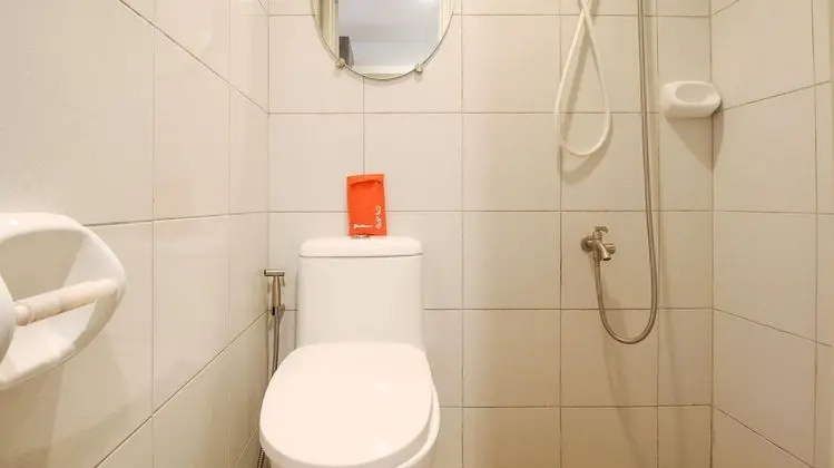 RedDoorz Plus @ Jardin Suites Guadalupe Nuevo - Banyo Tipleri