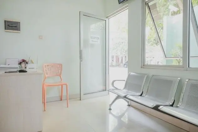 RedDoorz Plus @ Karet Pedurenan 3 - Lobi
