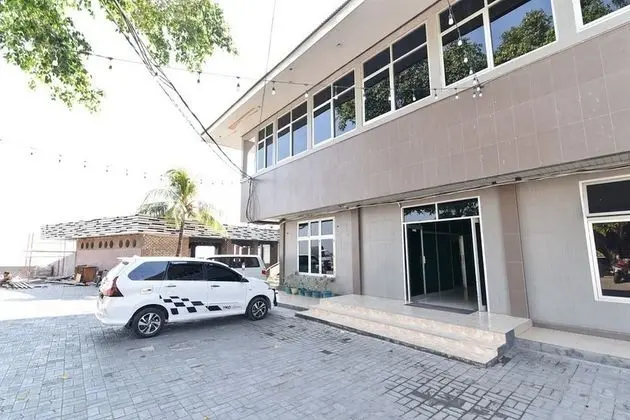 RedDoorz Plus @ Ketapang Satu Beach Kupang