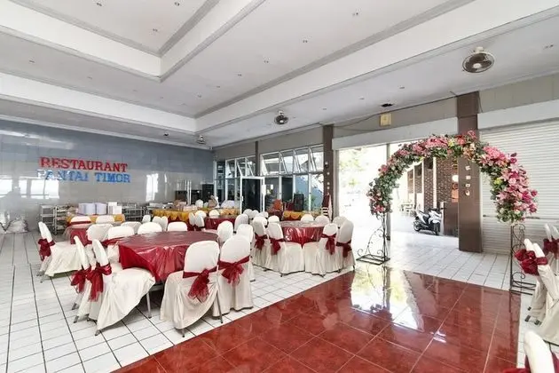 RedDoorz Plus @ Ketapang Satu Beach Kupang - Yerinde Yemek