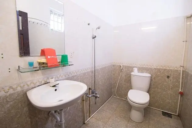 RedDoorz Plus near AEON Mall Tan Phu 2 - Banyo Tipleri