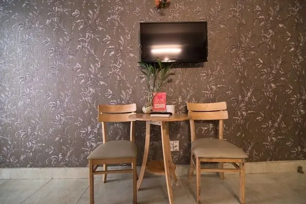 RedDoorz Plus near AEON Mall Tan Phu 2 - Oda