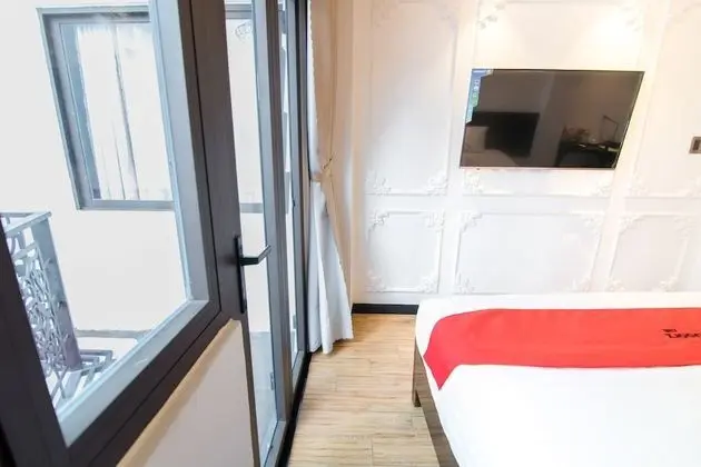 RedDoorz Plus near Ba Chieu Local Market - Oda