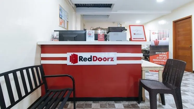RedDoorz Plus near BGC Mall