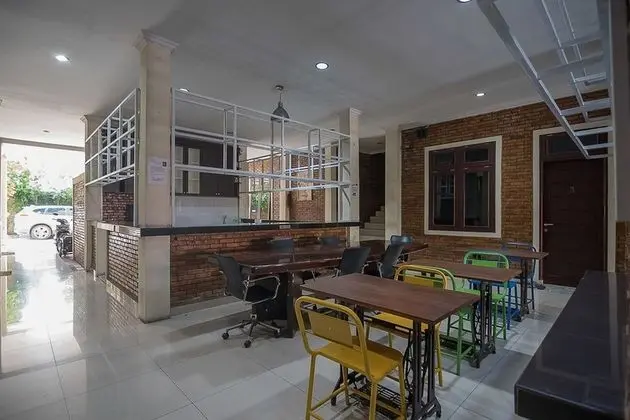 RedDoorz Plus near Cambridge City Square 2 - İç Mekan