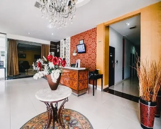 RedDoorz Plus near Cambridge City Square - Lobi