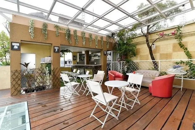 RedDoorz Plus near Discovery Shopping Mall Bali - Lobi