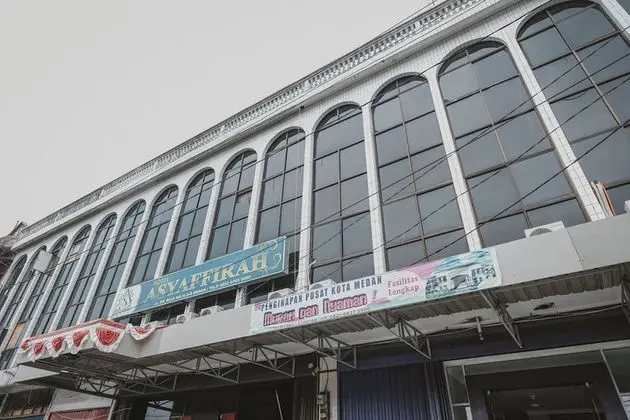 RedDoorz Plus near Istana Maimun Medan - Dış Mekan