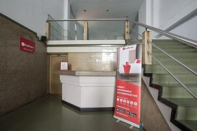 RedDoorz Plus near Jakarta Kota Station - Lobi