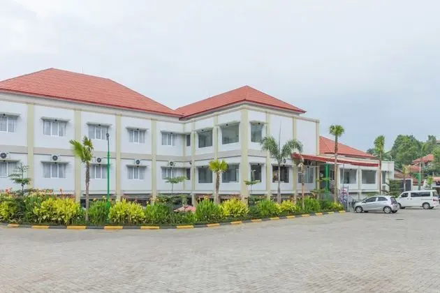 RedDoorz Plus near Jatinangor Town Square 2