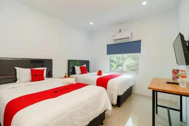 RedDoorz Plus near Kualanamu International Airport 2 - Oda