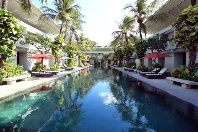 RedDoorz Plus near Kuta Square