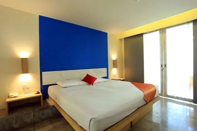 RedDoorz Plus near Kuta Square - Öne Çıkan Resim