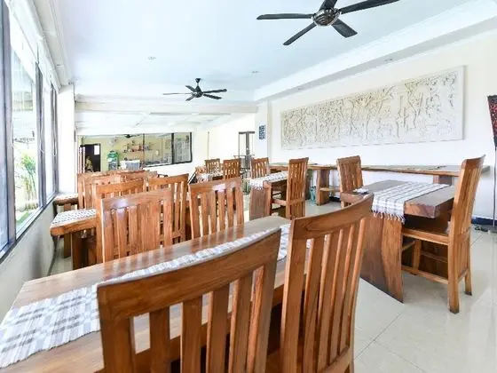 RedDoorz Plus near Mall Bali Galeria 2