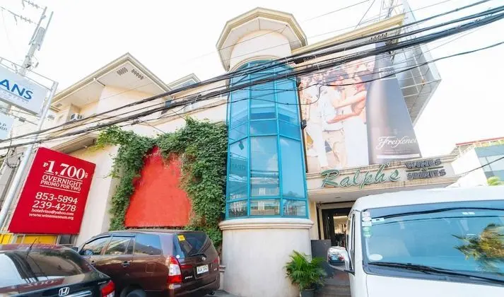 RedDoorz Plus near Naia Expressway