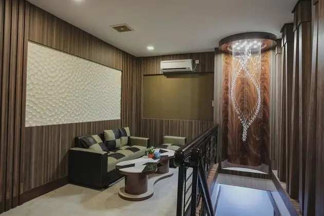 RedDoorz Plus near Pantai Coastarina 2 - İç Mekan