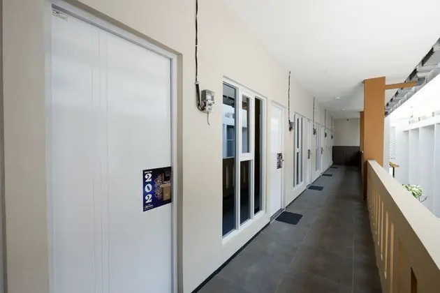 RedDoorz Plus near Paragon Mall Semarang