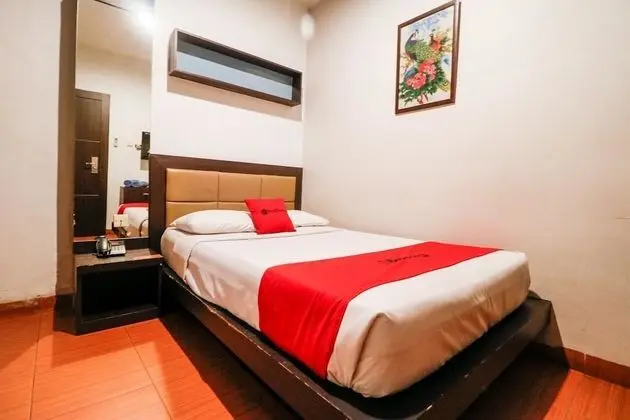 RedDoorz Plus near Pasar Wisata - Öne Çıkan Resim