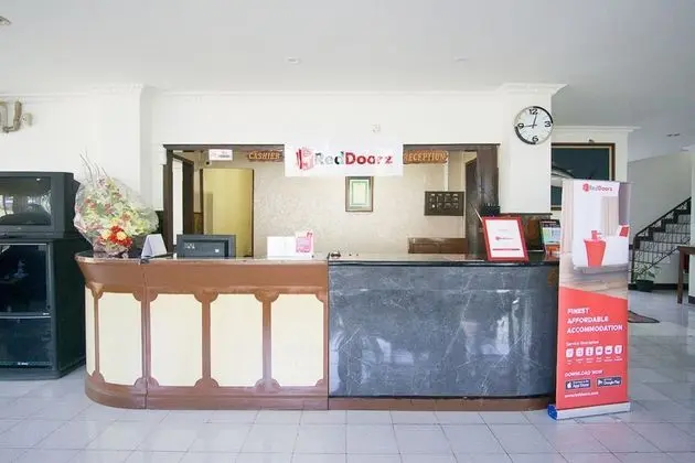 RedDoorz Plus near Pelabuhan Bitung - Lobi