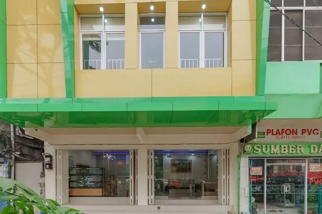 RedDoorz Plus near RS RK Charitas 2 Palembang - Dış Mekan