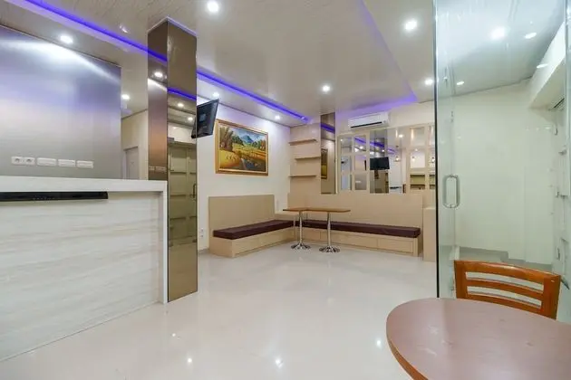 RedDoorz Plus near RS RK Charitas 2 Palembang - Lobi